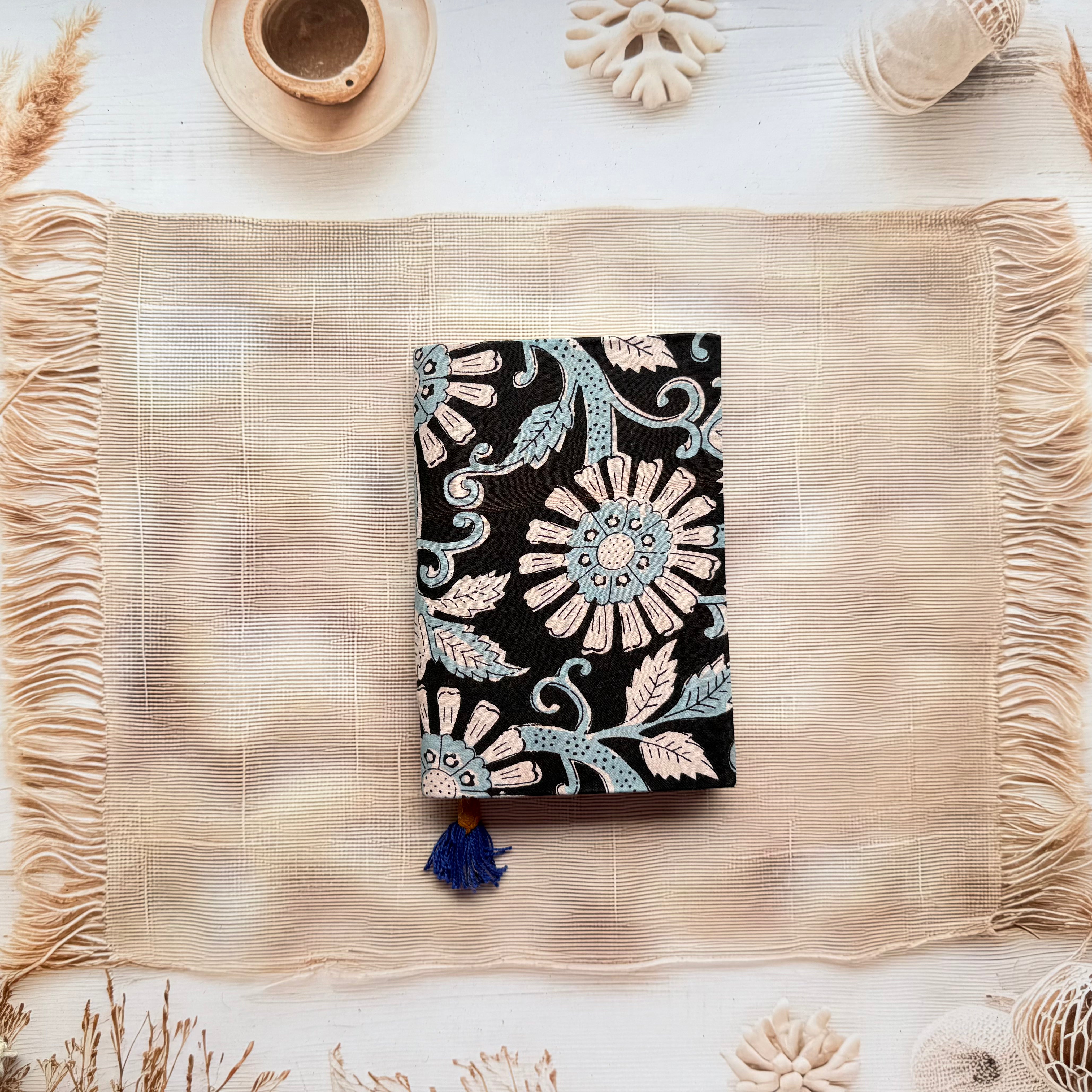 Unruled Block Print Diary - Medium ( 7*5 )