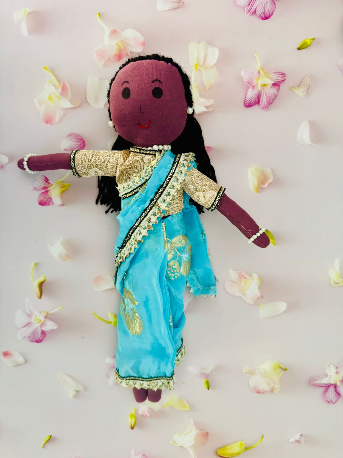 Kanchan – The Epitome of Indian Elegance (15 Inch)